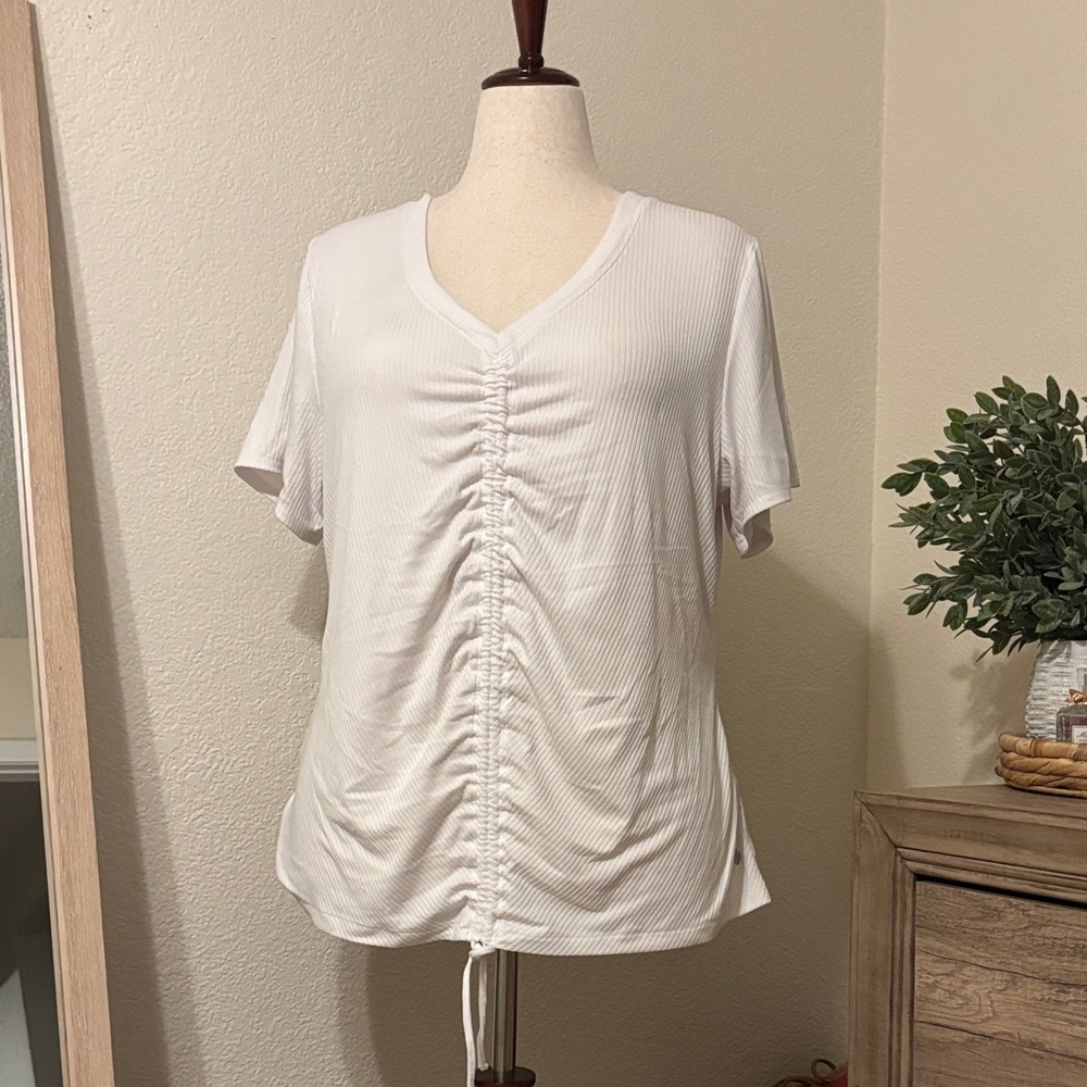 LIVI Ribbed V-Neck Tee-White-Size 18/20